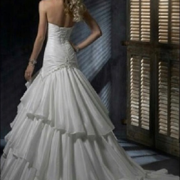 Wedding Dress - Picture 3 of 6
